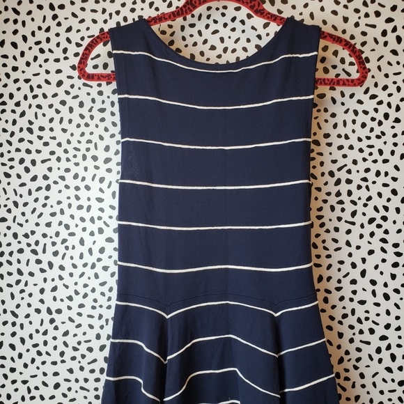 Alice + Olivia Bolton Ottoman Horizontal Pinstripe Navy Sleeveless Small Dress - Picture 9 of 16